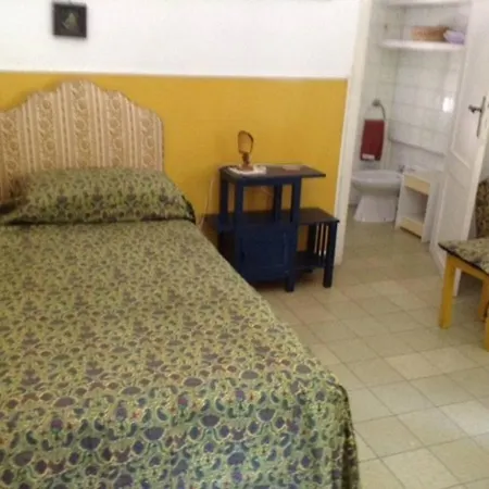 Villino A Con Giardino